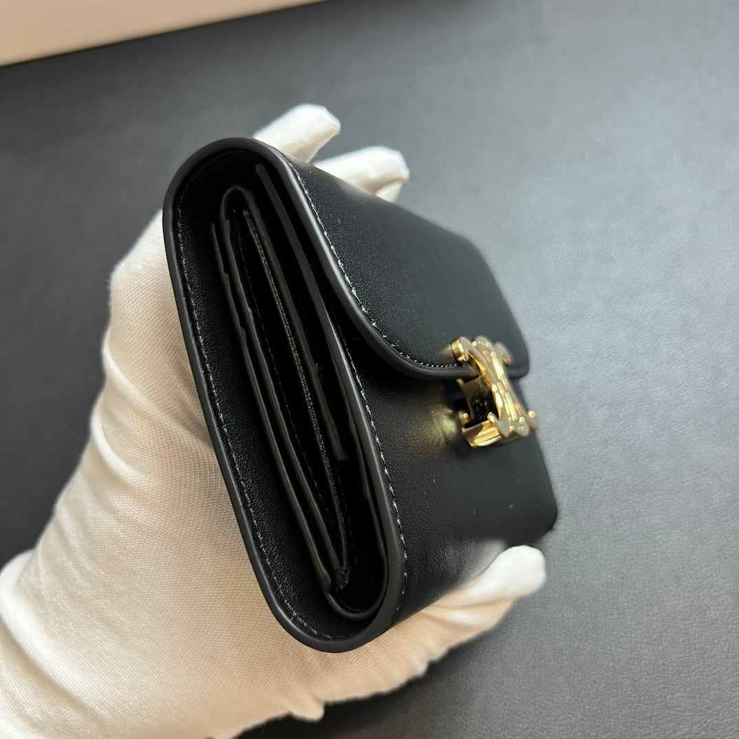 【セリーヌ】大人気スモール フラップ トリオンフ 三折り財布